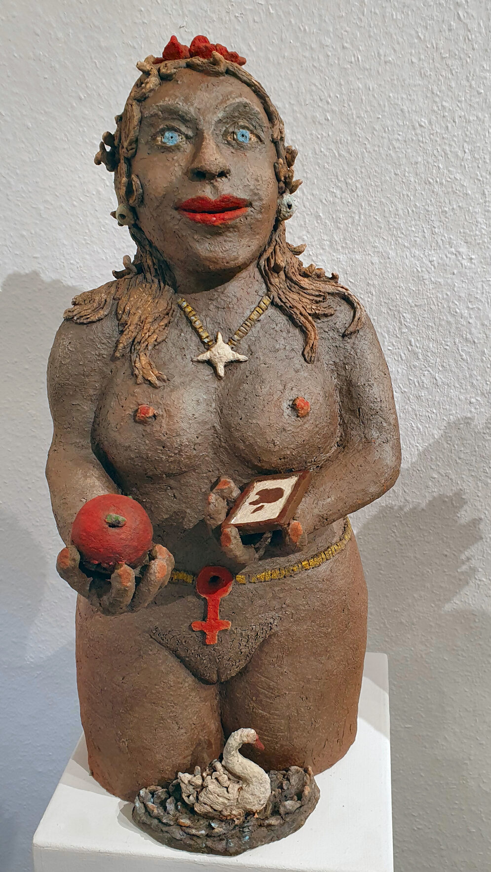 Venus
Keramik, 60 x 30 x 30 cm, 2026